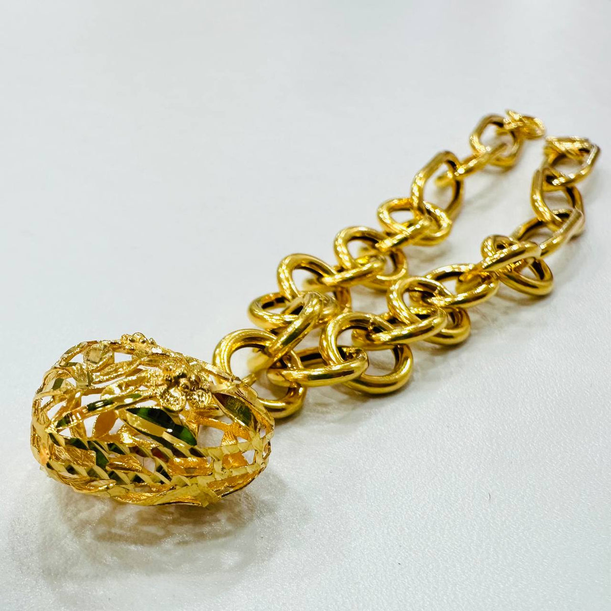 22k / 916 Gold Anchor Link with dangling Heart Bracelet V3