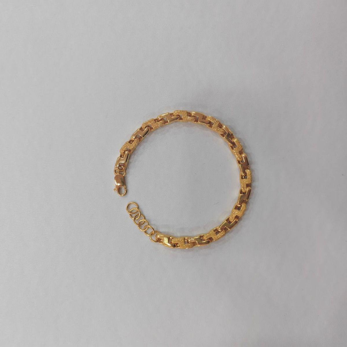 916 Gold Solid Bold Sandy Wanzi Bracelet
