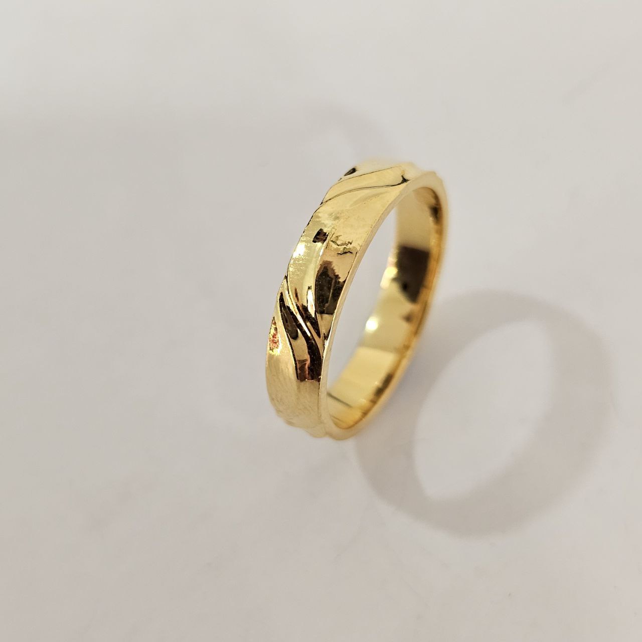 916 Gold Hollow Waze Ring V3