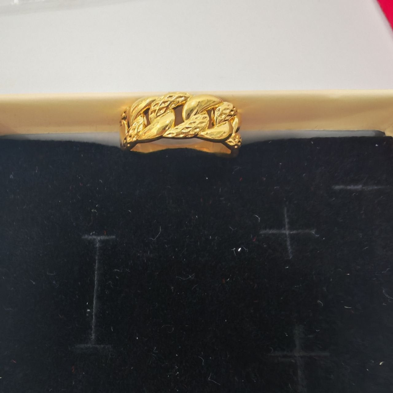 916 Gold Half Milo Ring Feather Light V1