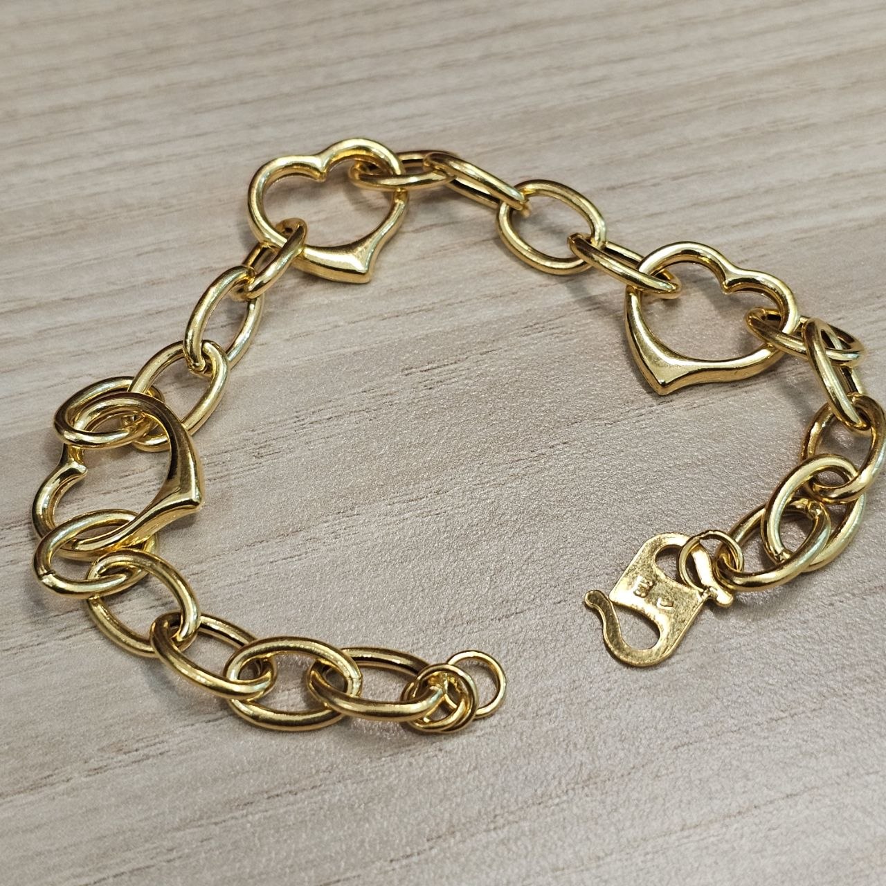 916 Gold Fancy Link Dangling Heart Bracelet V5 Bold and Elegant