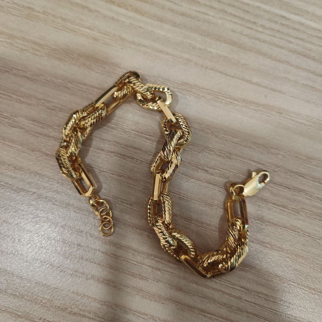 916 Gold Wan Zi Link Bracelet — Textured Hollow Design