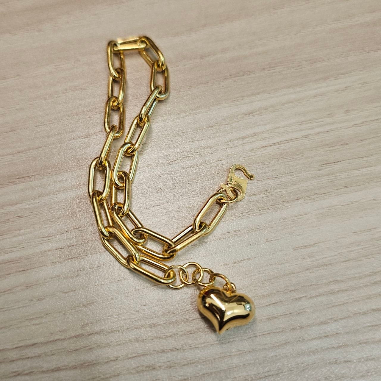916 Gold Fancy Link Dangling Heart Bracelet V4 Bold and Elegant, Weight 4.63g L17.5-18.5 cm Width 0.5