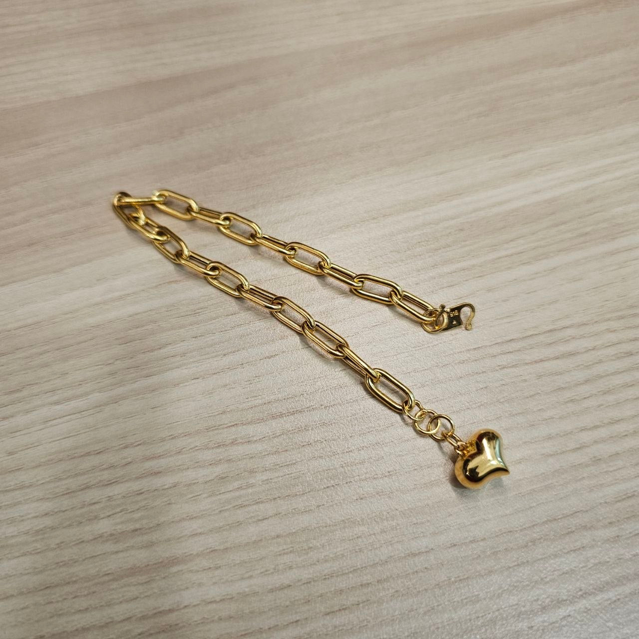916 Gold Fancy Link Dangling Heart Bracelet V4 Bold and Elegant, Weight 4.63g L17.5-18.5 cm Width 0.5