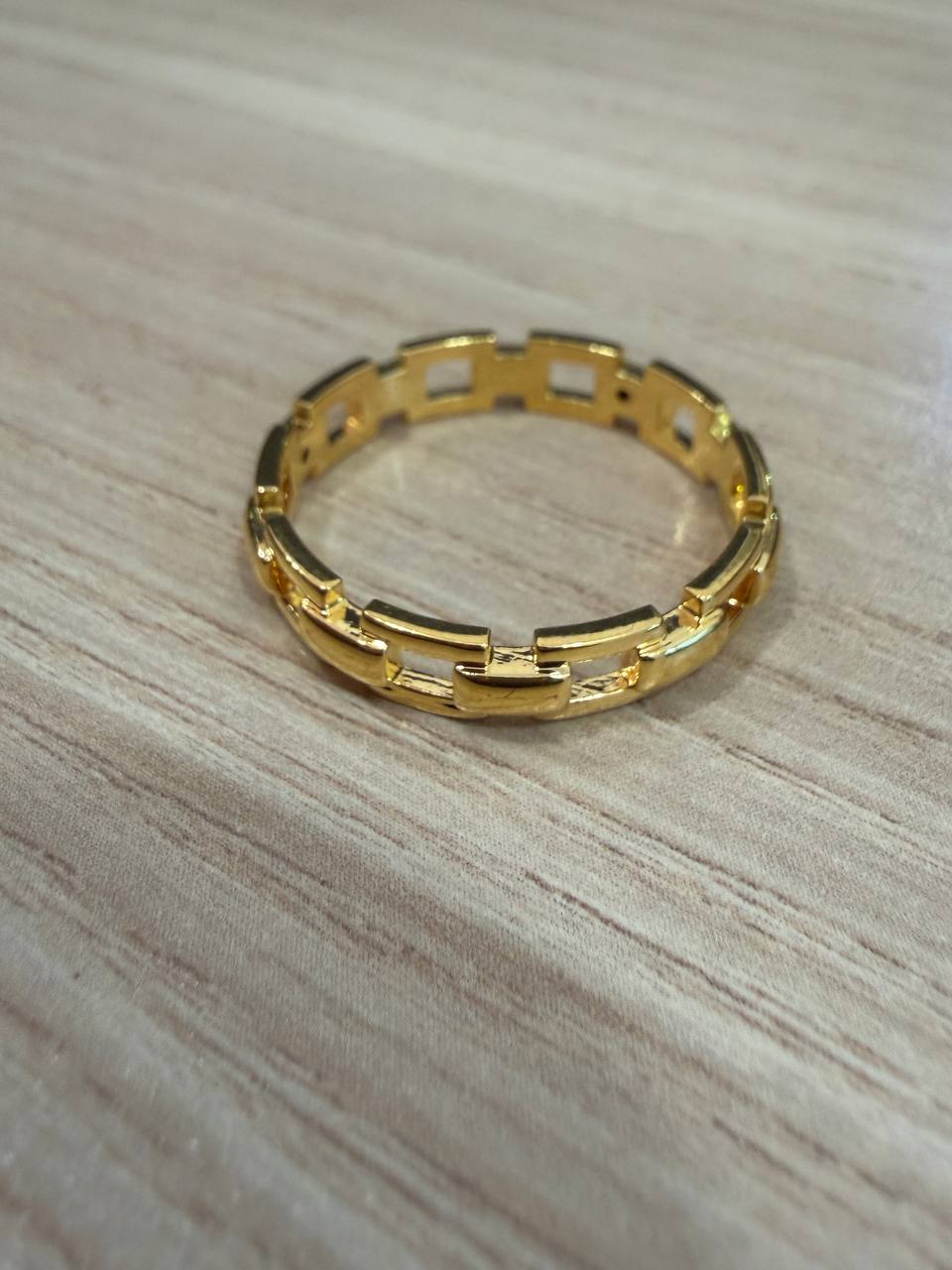 916 Gold Lightweight Chain Link Ring | Feather-Light 22K Gold