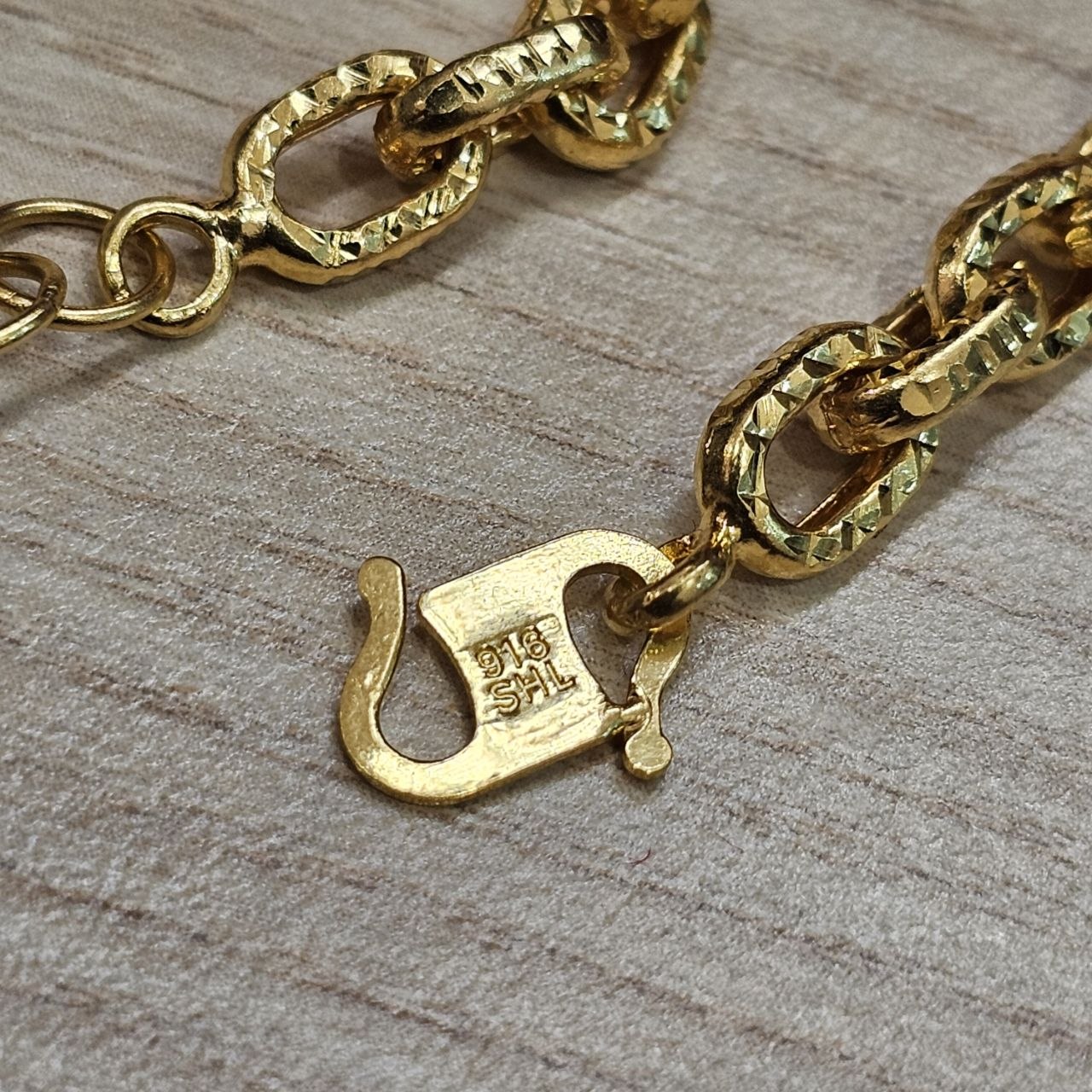 916 Gold Anchor Link With Cutting Bracelet Hollow Design