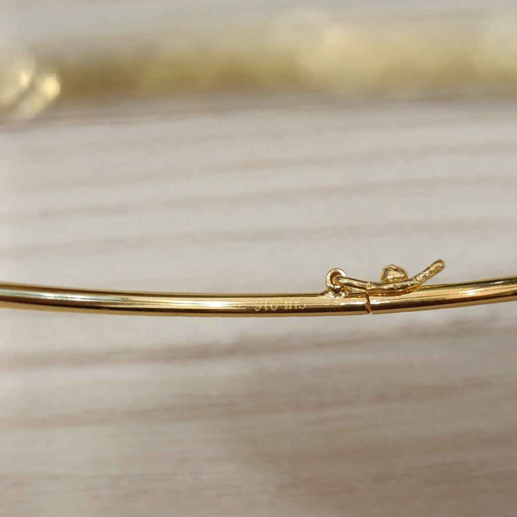 916 Gold Diamond-Cut Slim Bangle | Sparkling 22K Gold Design