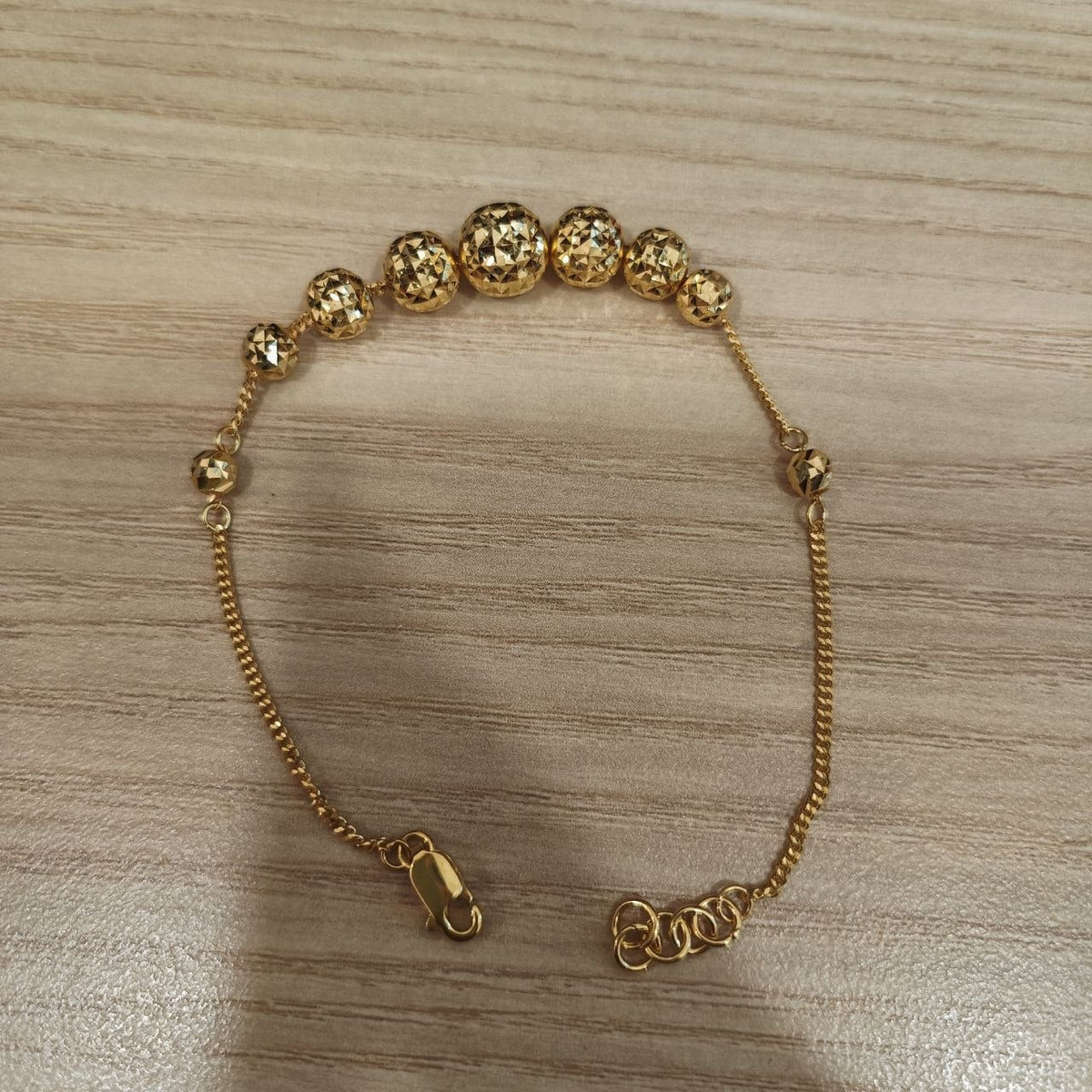 916 Gold Graduated Shiny Ball Bracelet | Elegant 22K Design