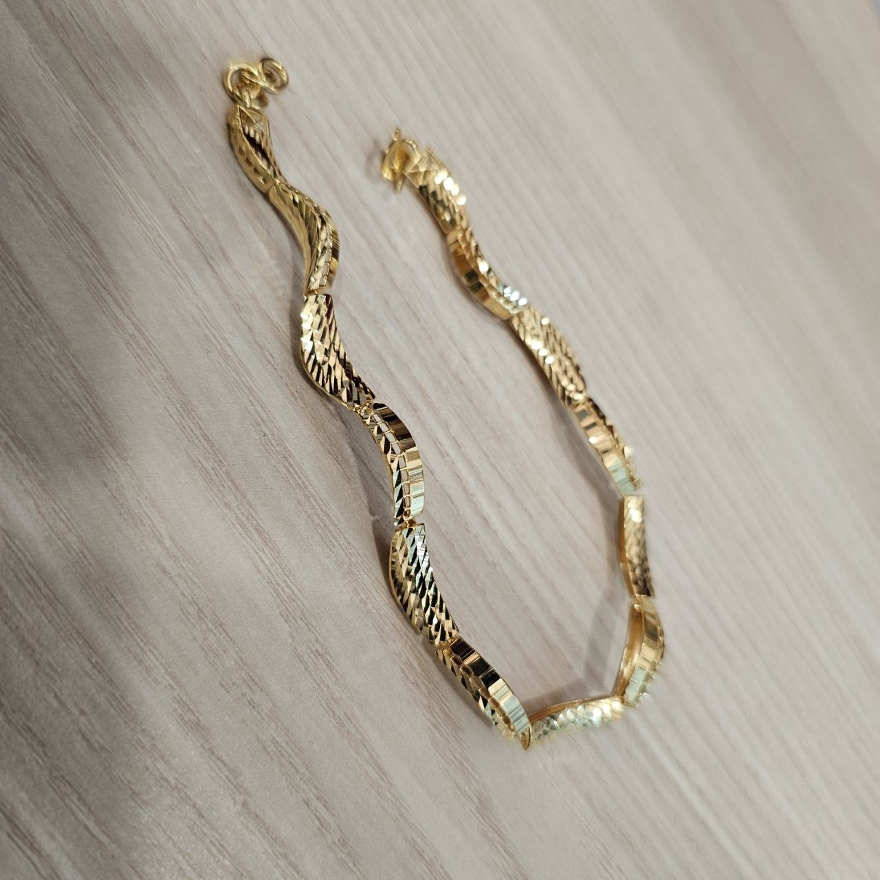 916 Gold Wavy Bracelet | New Design Elegant