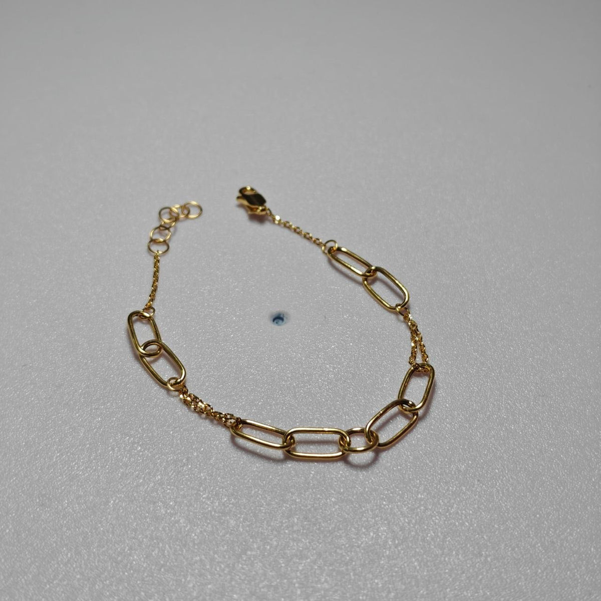 916 Gold WanZi Loop Bracelet | Adjustable 22K Gold Design