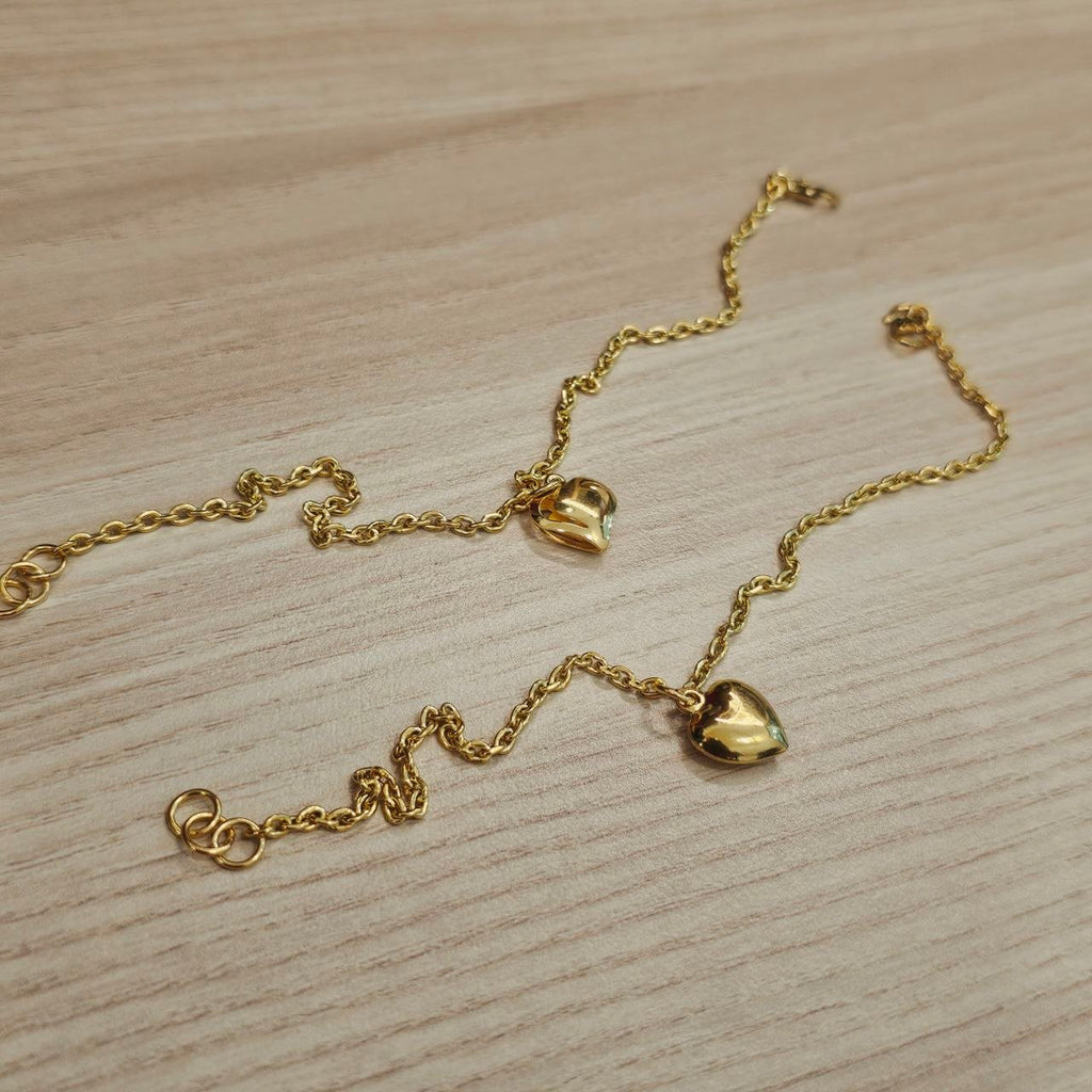 916 Gold Wan Zi Dangling Heart Bracelet Slim elegant design