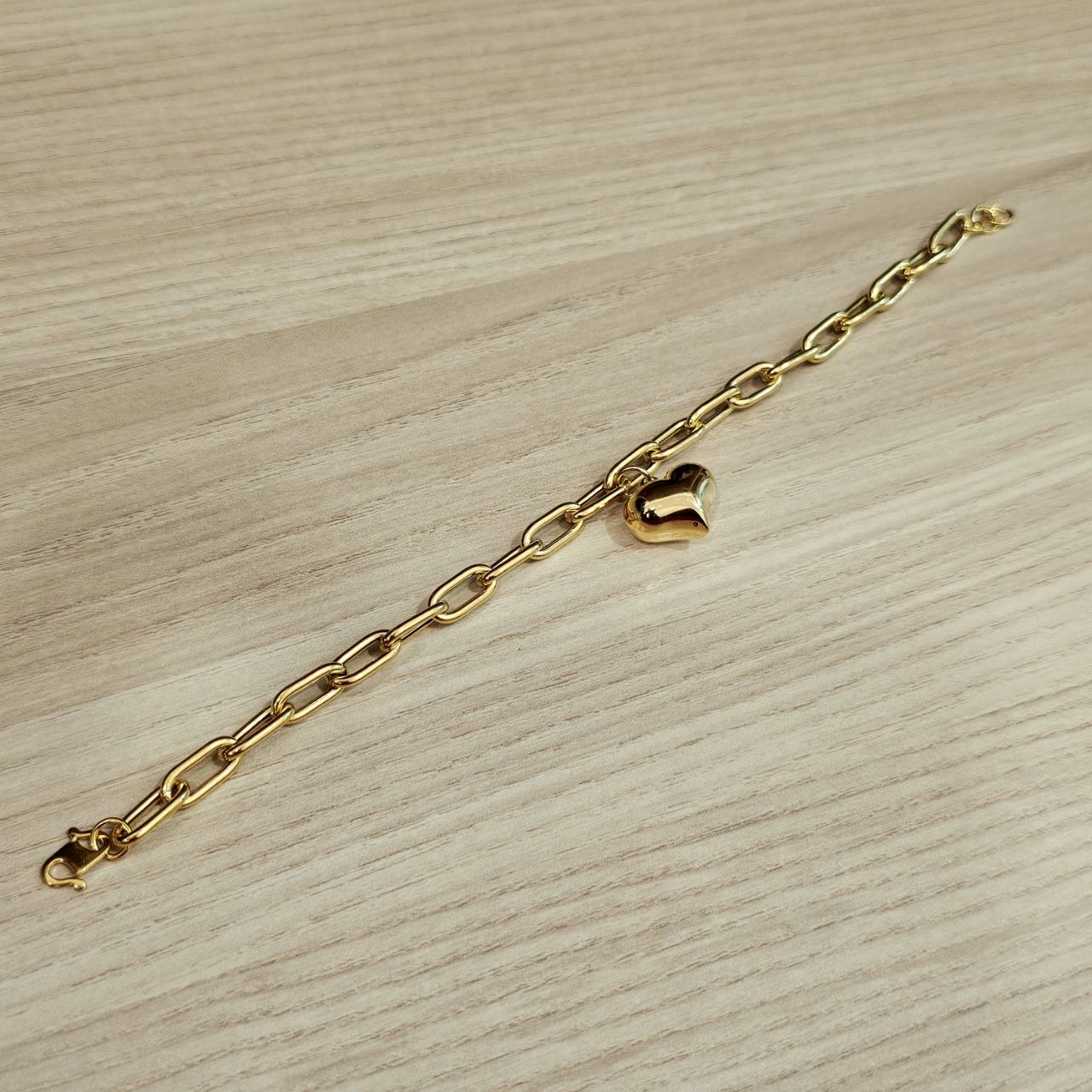 916 Gold Fancy Link Dangling Heart Bracelet V1 Bold and Elegant, Weight 5.36g L18-18.5 cm Width 0.5,