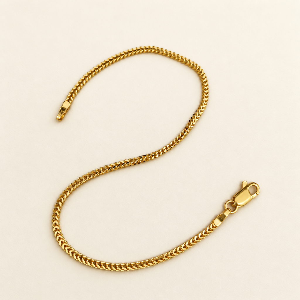 22K / 916 gold Solid Box Bracelet in a curved full view on ivory background